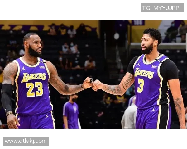 狼队与曼联最新数据分析及比赛前瞻全面解读